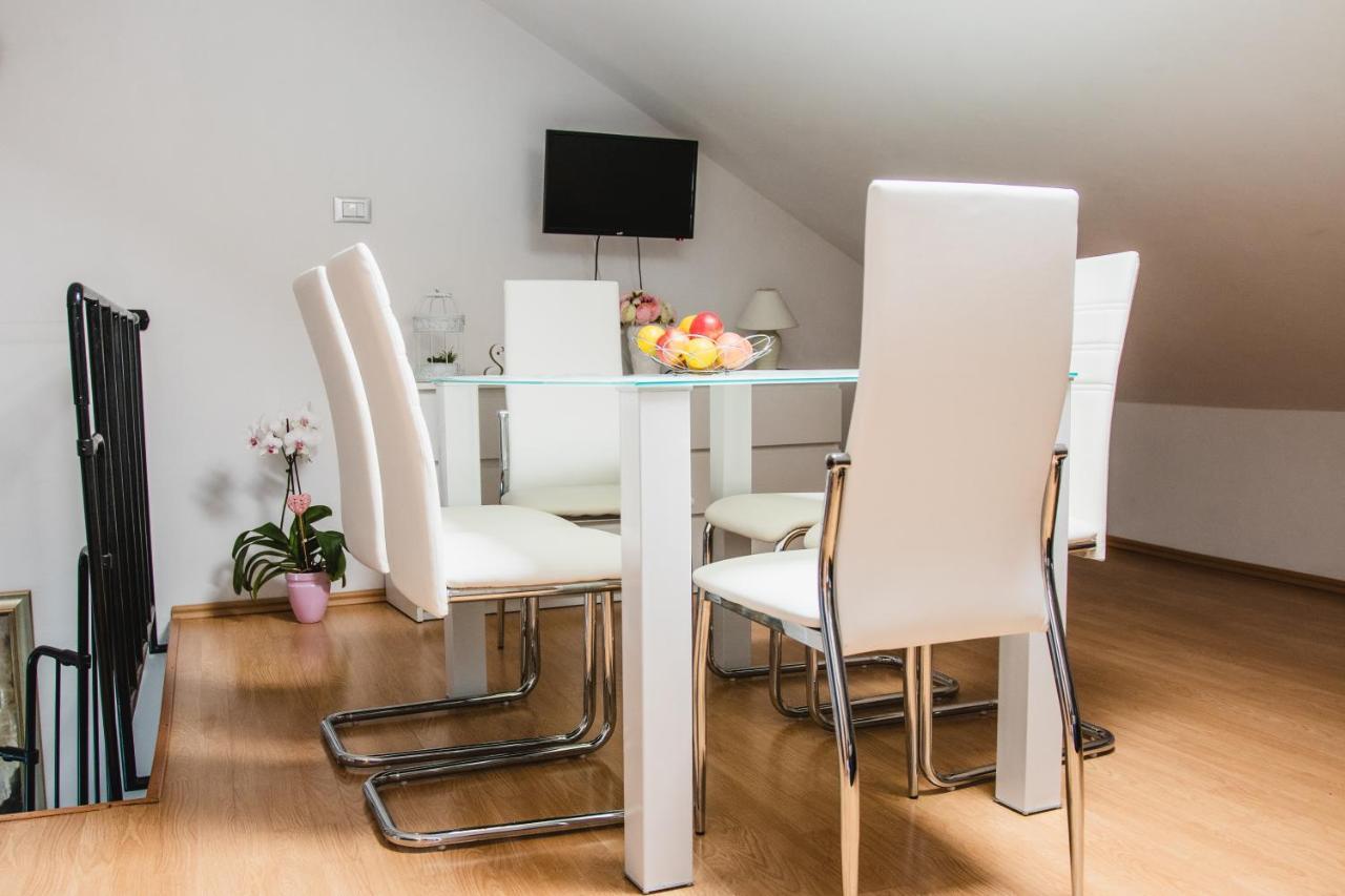 Apartmani Tena Selce Exterior photo