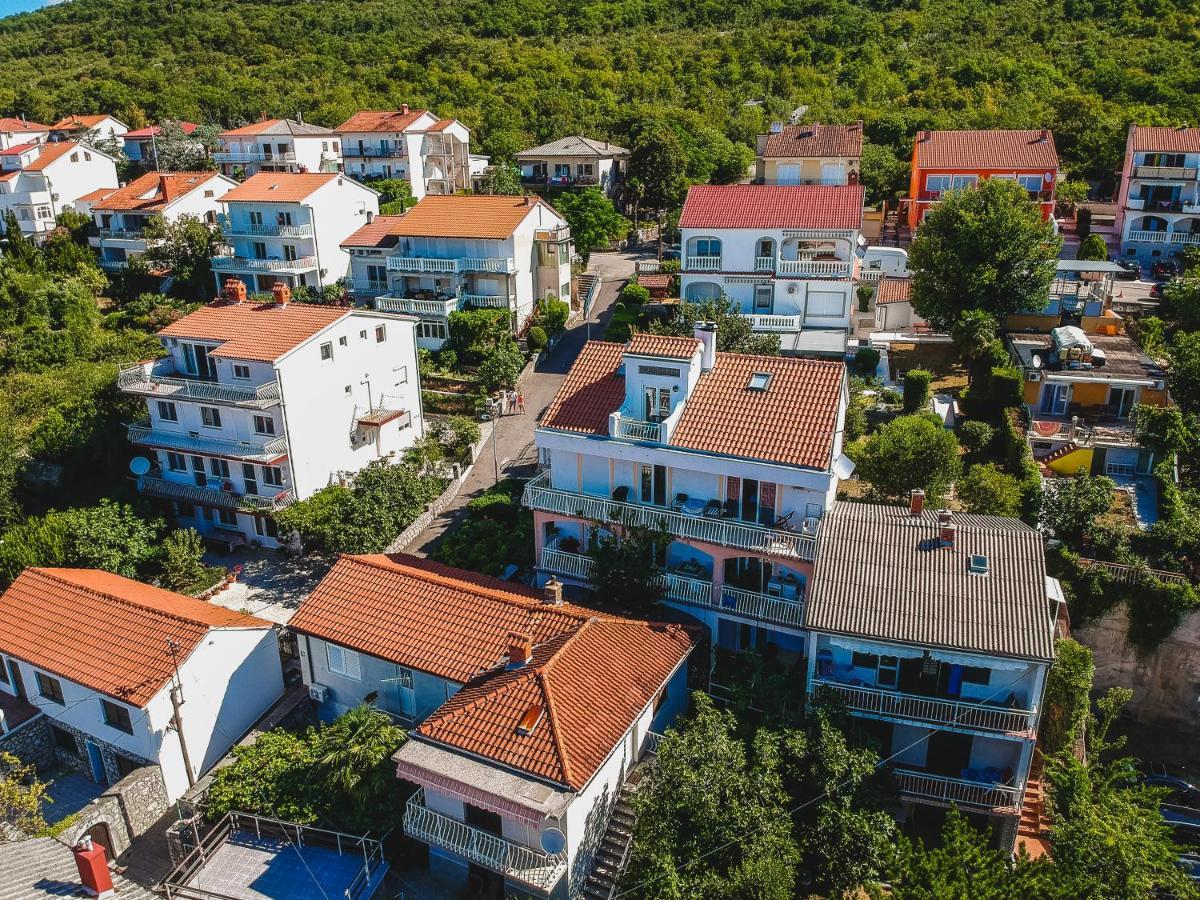 Apartmani Tena Selce Exterior photo