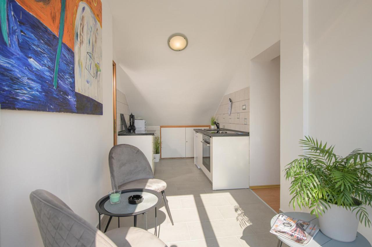 Apartmani Tena Selce Exterior photo
