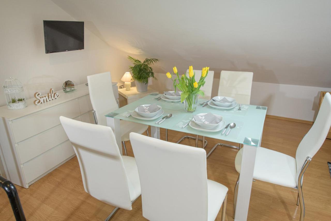 Apartmani Tena Selce Exterior photo
