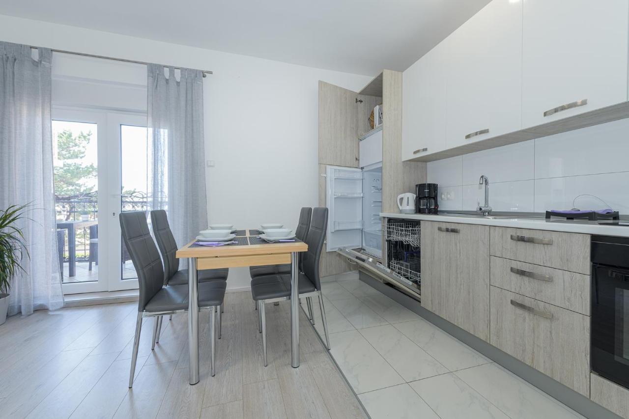 Apartmani Tena Selce Exterior photo