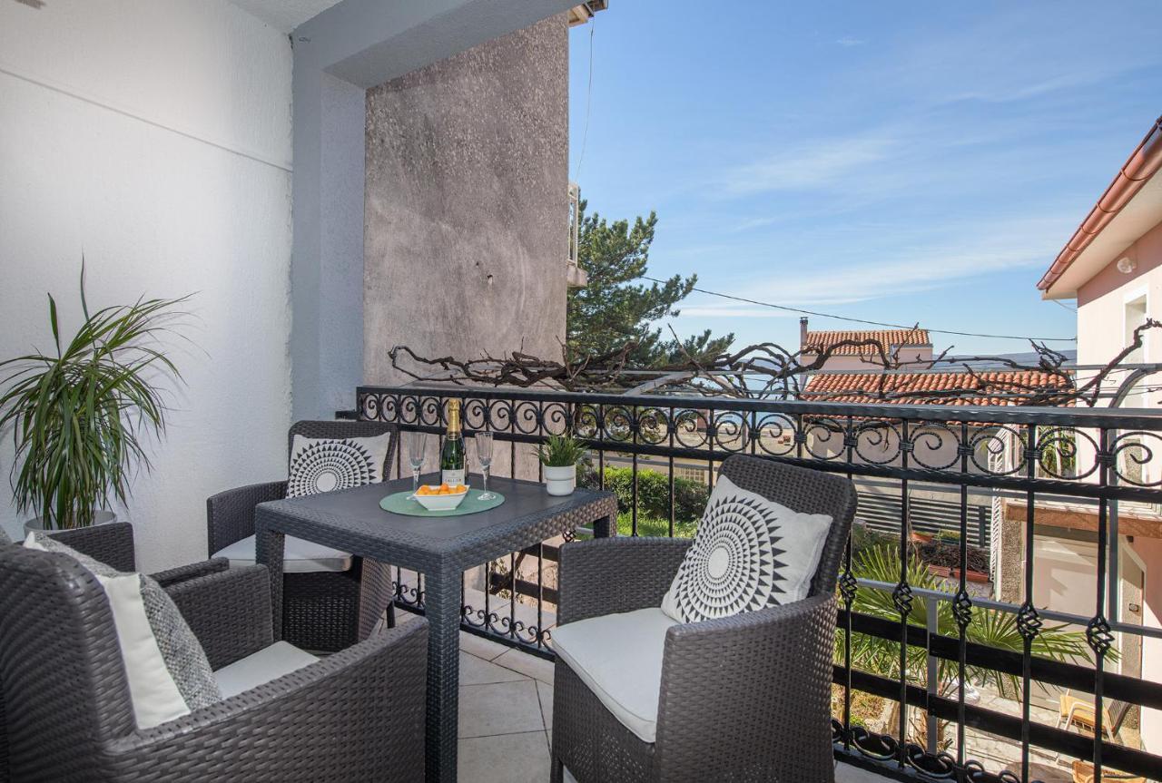 Apartmani Tena Selce Exterior photo
