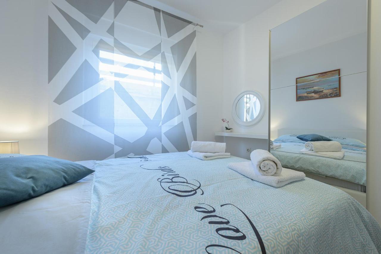 Apartmani Tena Selce Exterior photo