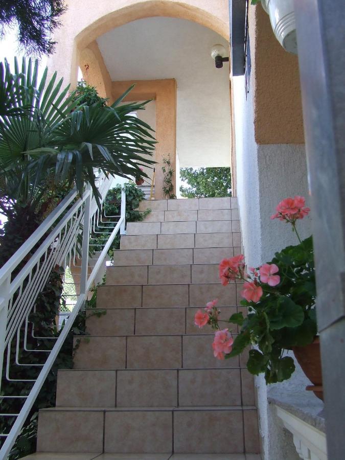 Apartmani Tena Selce Exterior photo