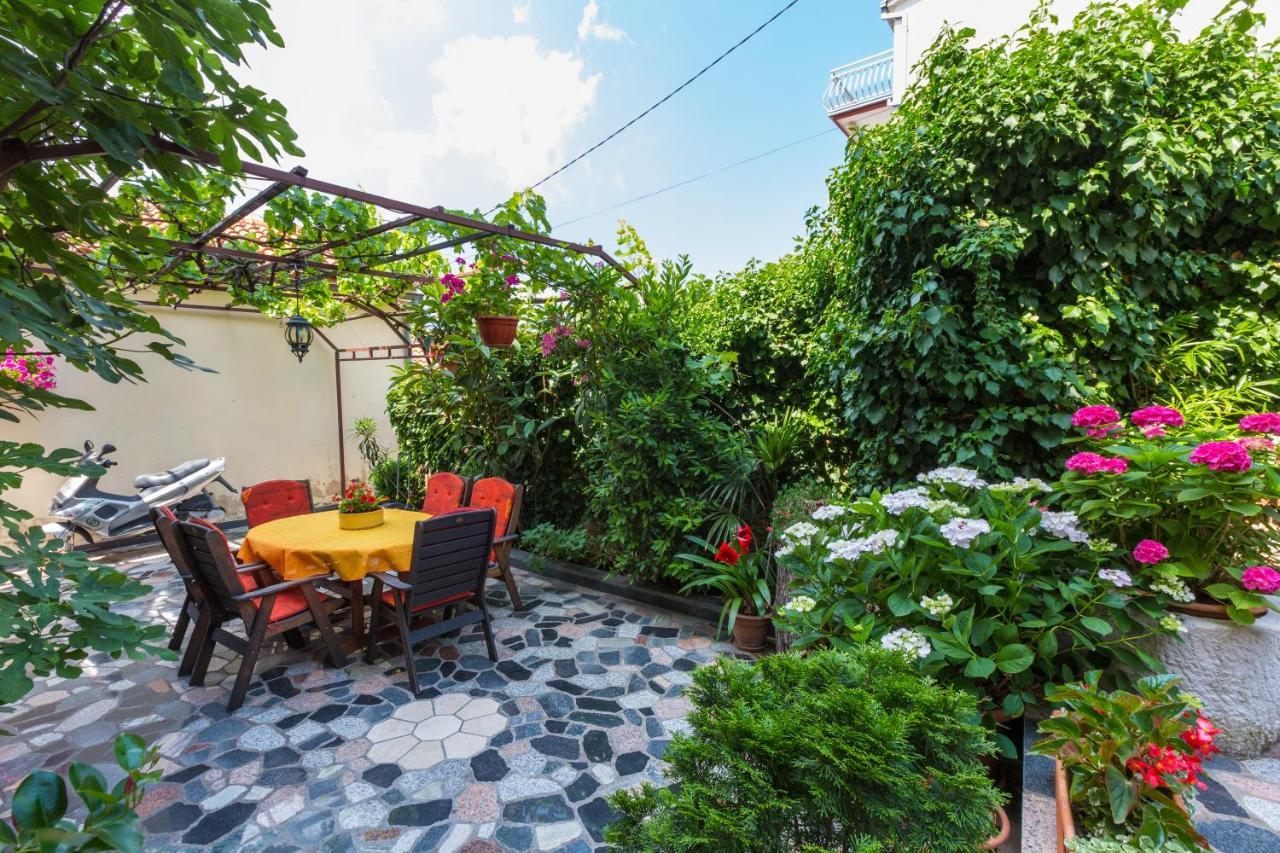 Apartmani Tena Selce Exterior photo