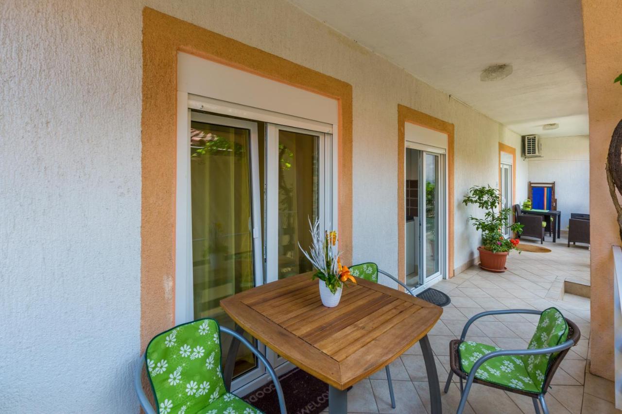 Apartmani Tena Selce Exterior photo